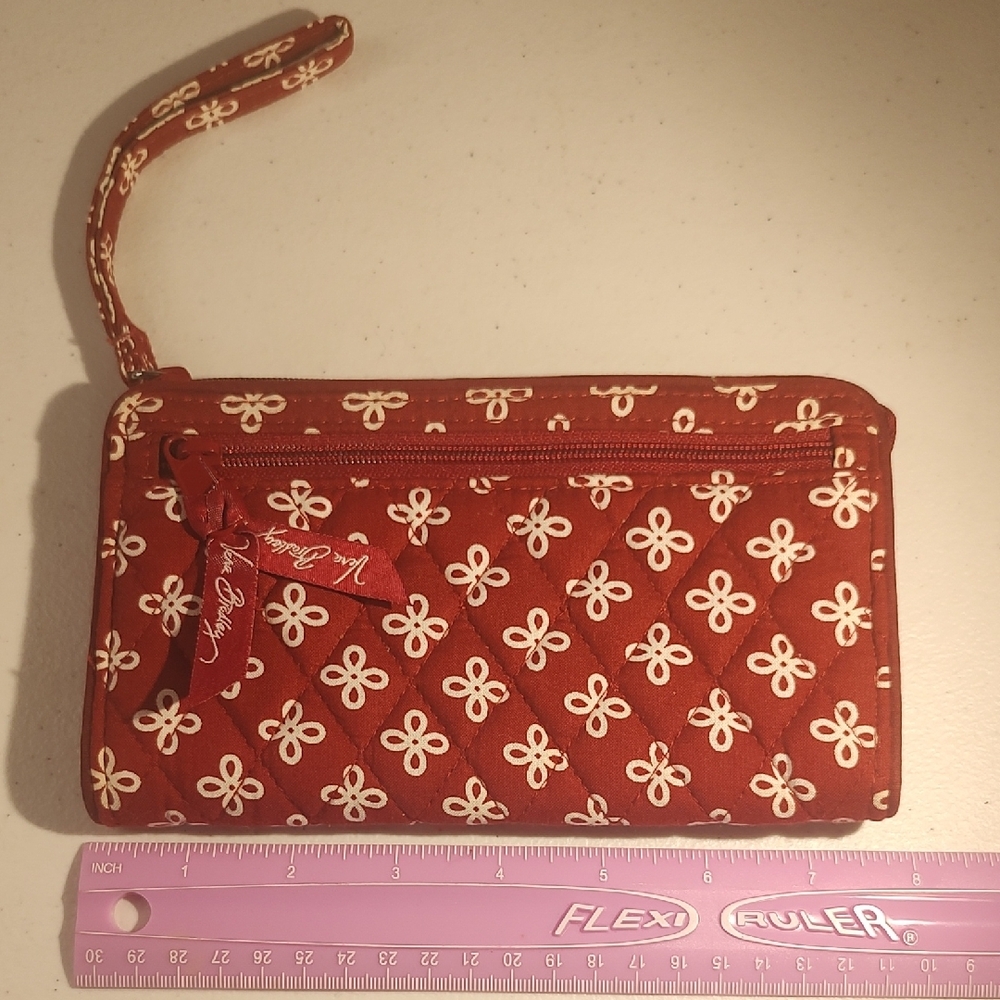 Vera Bradley Red and White Mini Concerto Pattern Wristlet - Picture 1 of 5
